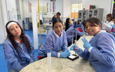 Atelier de chimie à la Technoacadémie